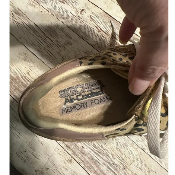 Skecher's Glitter Leopard Love Sneakers Size 8 Suede Textiles Memory Foam Gold - Picture 9 of 10